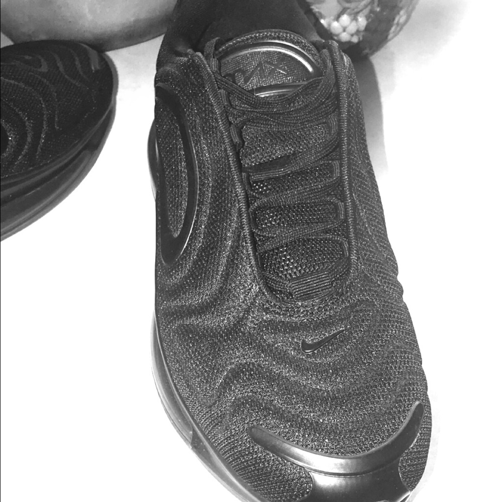 Nike 720’s all black. Size women’s 9 men 7 1/2